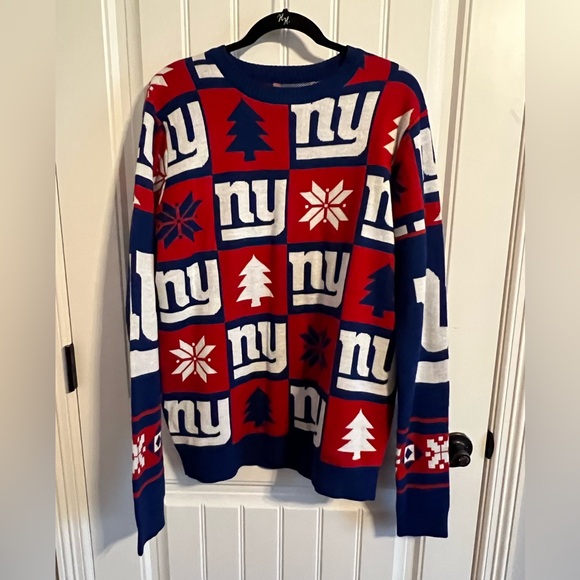#3467. NFL Team Apparel NY Giants Christmas Sweater. Size L - Picture 1 of 9